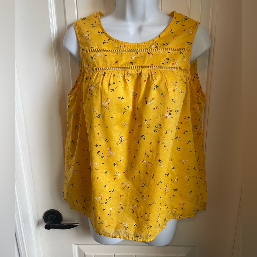 Style & CO Sunny Yellow Sleeveless Lined Top, Size Medium